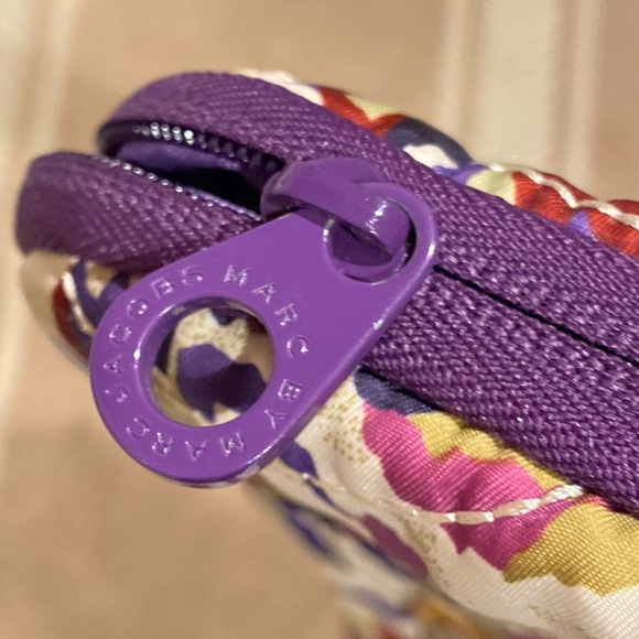 Marc Jacob Textile Wristlet Floral - Picture 13 of 17